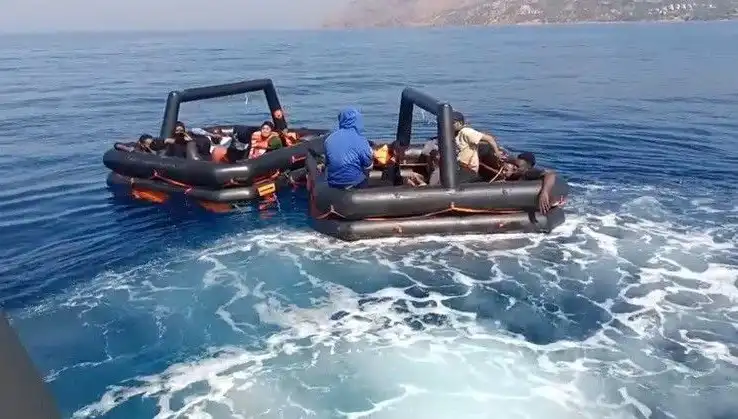 Ayvacık’ta Kaçak Göçmen Operasyonu: 19 Hayat Kurtarıldı