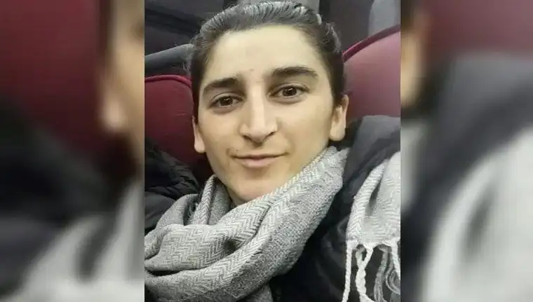 Genç Kızın Gizemli Ölümü: Ağaçta Bulunan Cesedi Şoke Etti