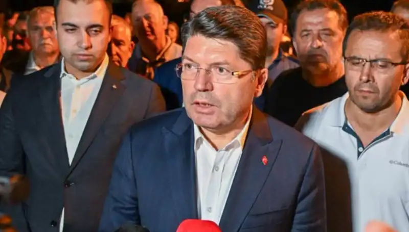 Bursa Orman Yangınında FETÖ Bağlantısı İddiası: Bakan Tunç Açıklama Yapıyor