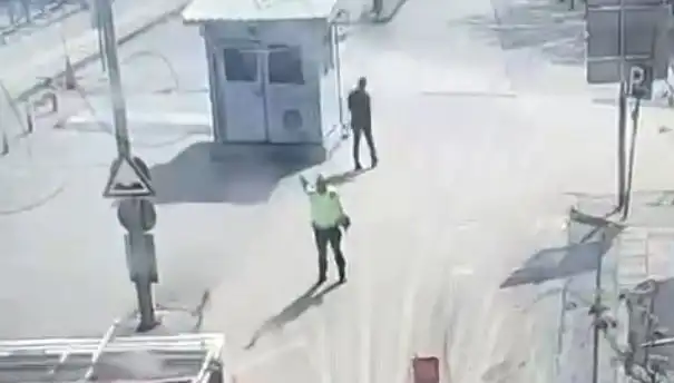 CHP Otobüsüne Ev Hapsi: Siyasi Gerilimi Tırmandıran Olay