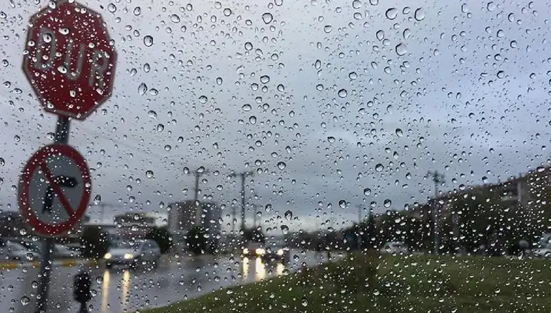 Meteoroloji'den Uyarı: 20 İlde Sıcaklık Düşüyor ve Sağanak Yağış Bekleniyor