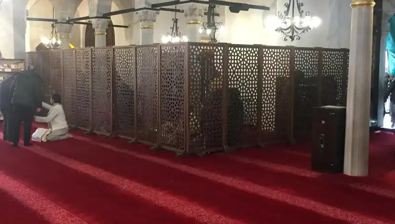 Kadın-Erkek Teravih Namazı Yan Yana Kıldı mı? Gerçekler Ortaya Çıktı