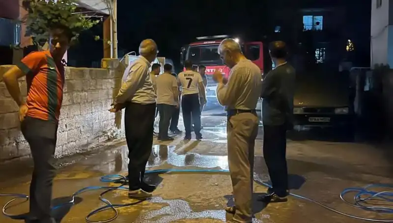 Park Halindeki Araç Alev Aldı: Yangının Sebebi Nedir?