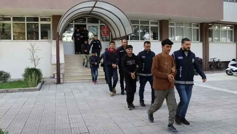 Edirne ve Kırklareli'nde Kaçak Göçmen Operasyonları: Gerçekler ve Gelişmeler