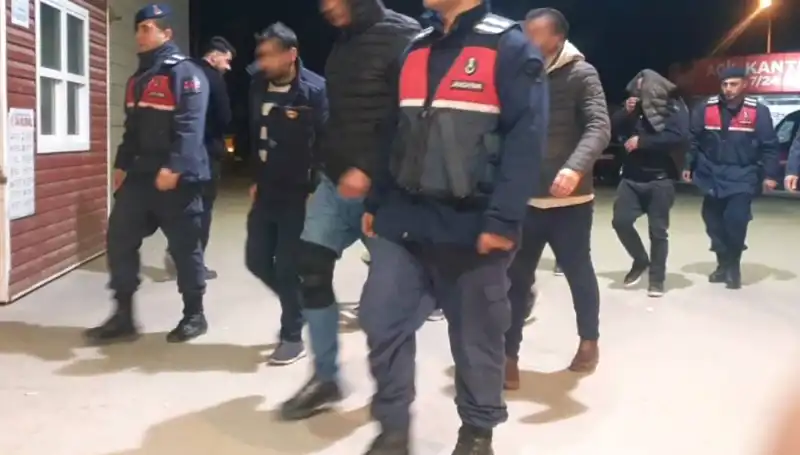 Uyuşturucu Partisine Baskın: Şaşkınlık Yaratan Bağ Evi Olayı