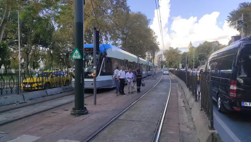 Beyoğlu'nda Tramvay Kazası: Yayaya Çarpmanın Ardındaki Gizem
