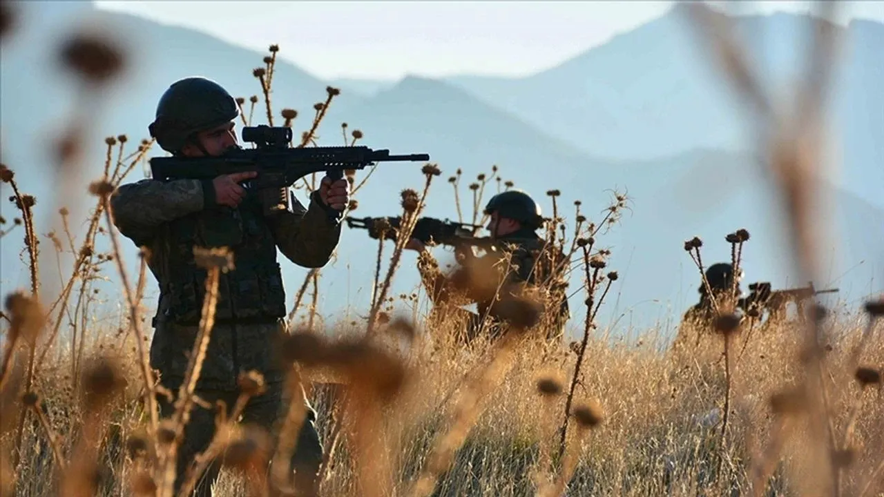 Suriye ve Irak'ın Kuzeyinde 15 PKK’lı Terörist Etkisiz Hale Getirildi