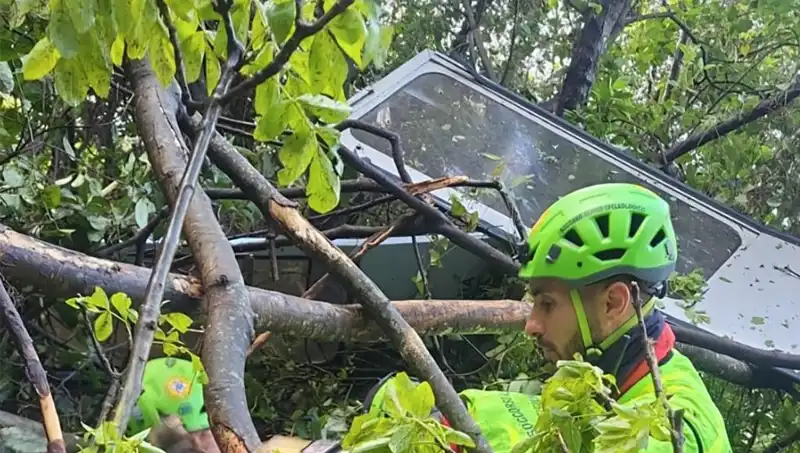 İtalya'da Teleferik Faciası: Çekme Halatı Kopunca 4 Kişi Hayatını Kaybetti