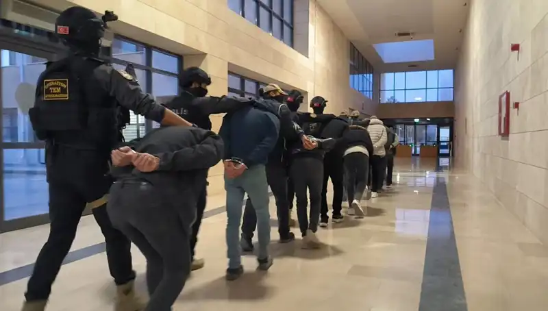 DAEŞ’e Darbe: 47 İlde 298 Şüpheli Yakalandı!
