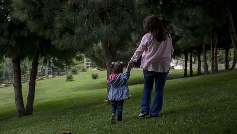 Yargıtay’dan Koruyucu Aile Kararında Çarpıcı Dönüş: Çocuk İki Haftada Bir Görülebilecek