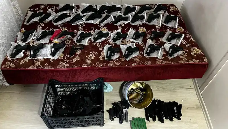 Gaziantep'te Ele Geçirilen Silahlar, Güvenlik Güçlerini Şaşırttı