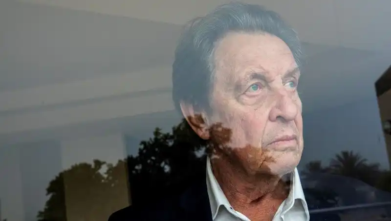 Elon Musk’ın Babası, Geçmişiyle Yüzleşiyor: Cinayetler ve Büyücülük İddiaları