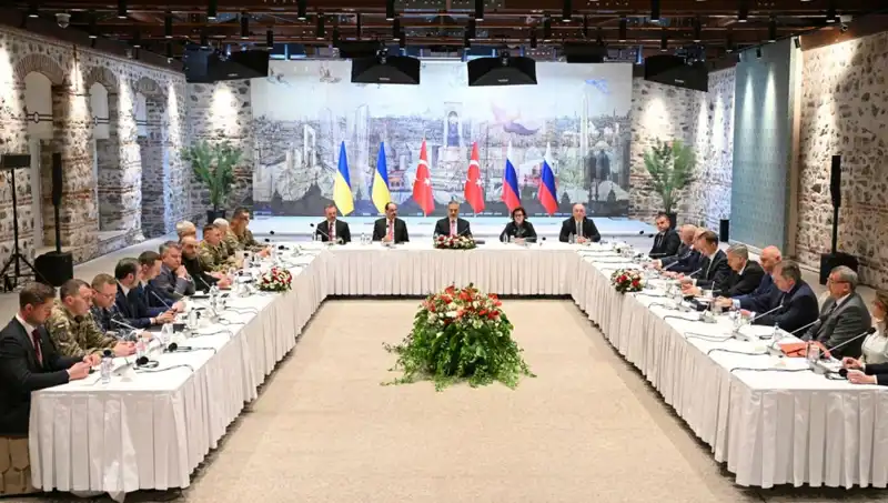 İstanbul'da Barış Zirvesi: Rus Heyetinin Tarihi Ziyareti