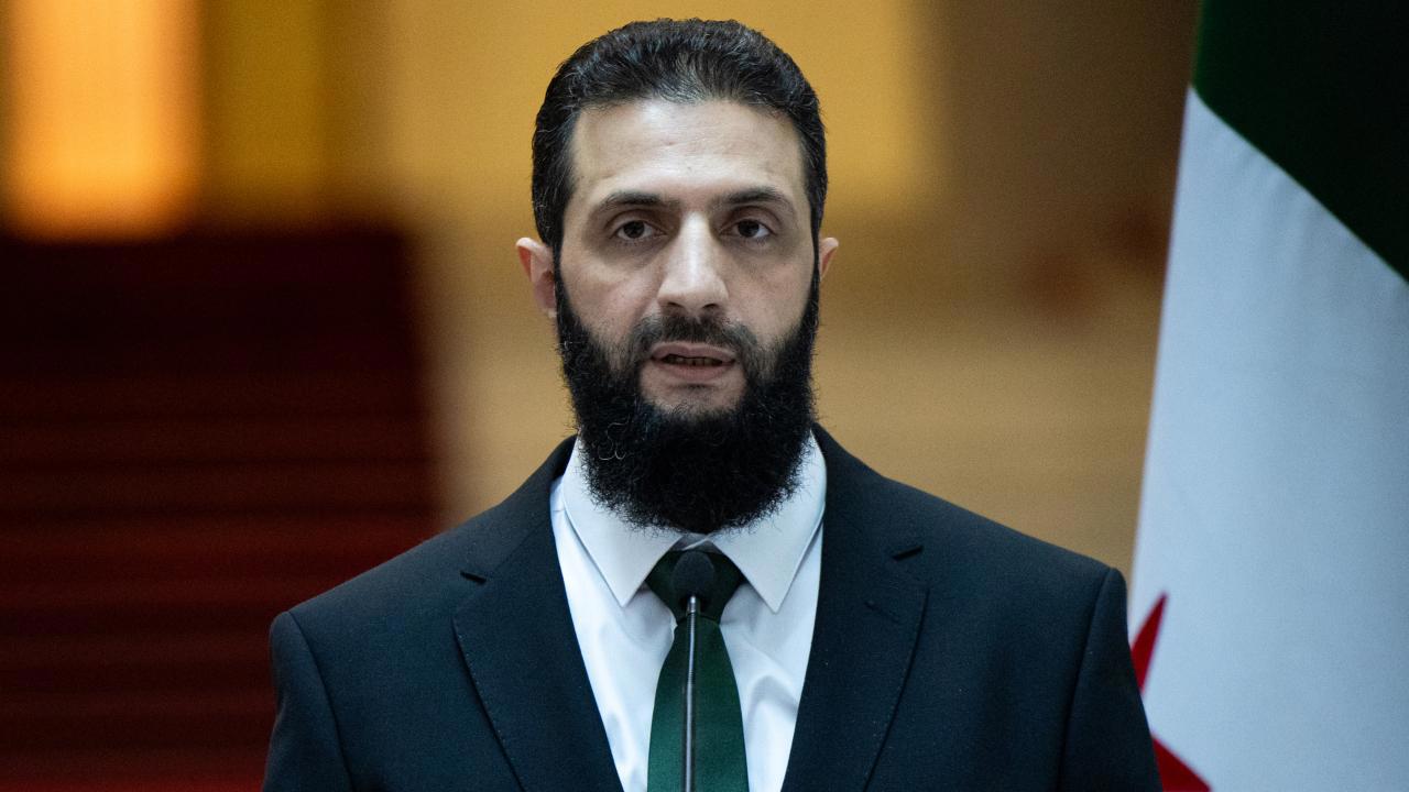 Suriye'deki yeni yönetim Şara lideri olduğunu açıkladı.