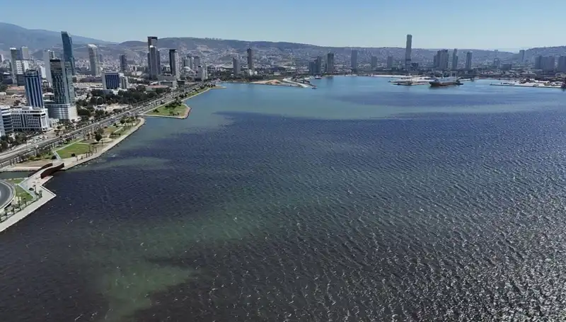 İzmir Körfezi’nde Kötü Koku Alarmı: Son İki Günde Artan Etkiler