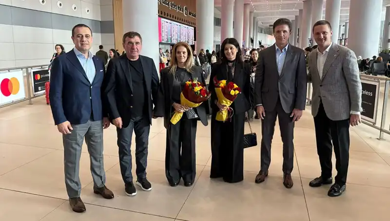 Hagi ve Popescu: İstanbul’da Geçmişin İzleri ve Futbol Aşkı