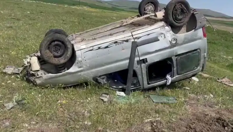 Konya'da Takla Atan Araç Kazası: İki Yaralı, Hayat Kılpayı Kurtuldu