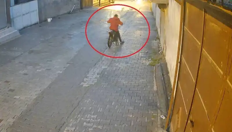 Hırsız Motosiklet Arızalansa da Kaçış Planından Vazgeçmedi!