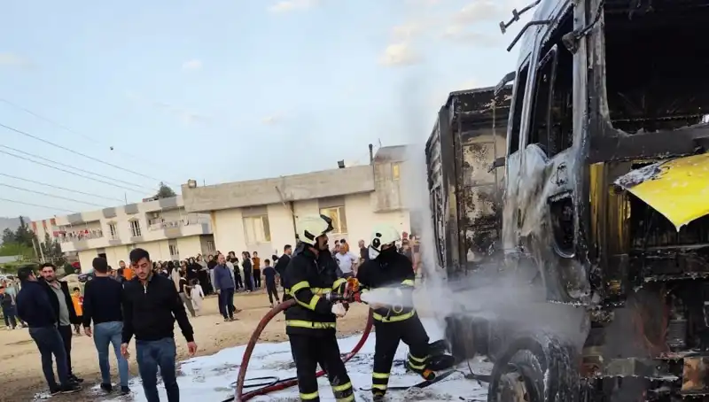 İki Park Halindeki TIR Yangını: Korkutan Manzara ve Sebepler